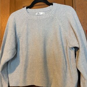 Hollister Women's Light Gray Crew Neck Sweater